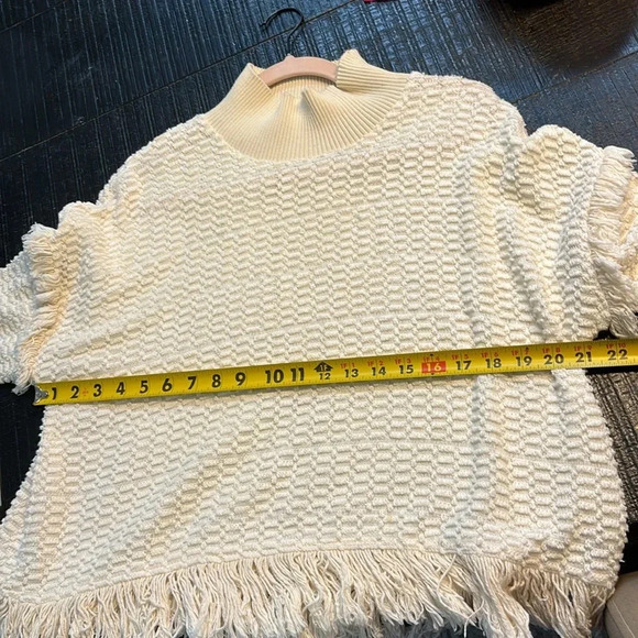 Zara Fringe Knit Pullover Sweater in off white creamish color size XS - Picture 7 of 9